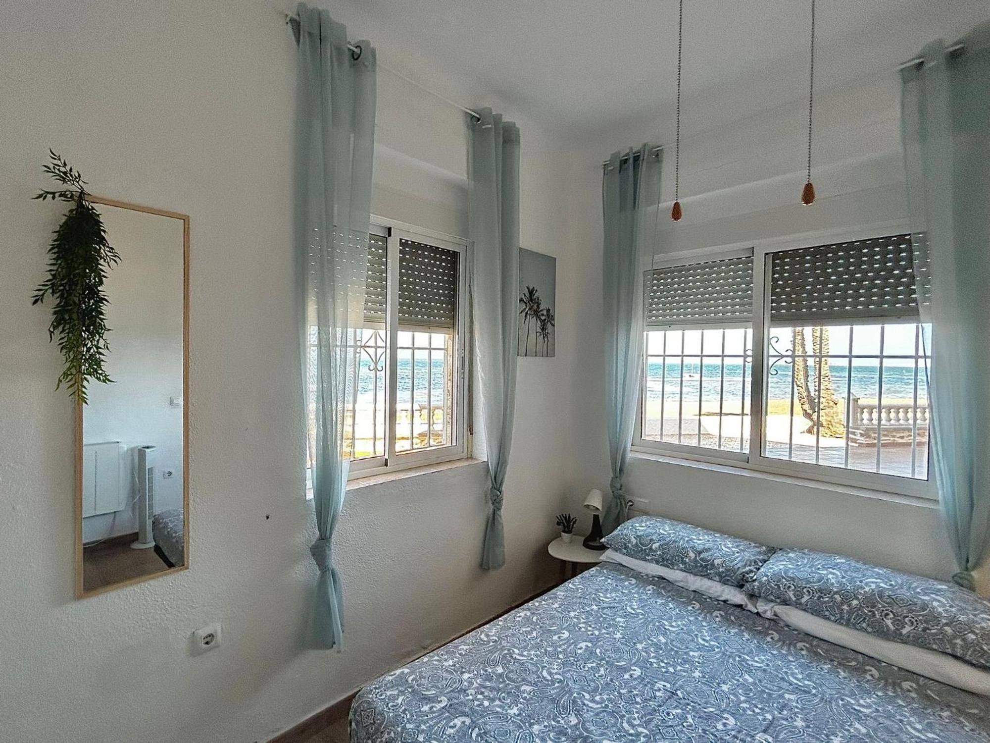 Apartamento Mar Menor, Los Urrutias - Beachfront Apartment With Patio Under New Management Since July 2024 Cartagena Exterior photo